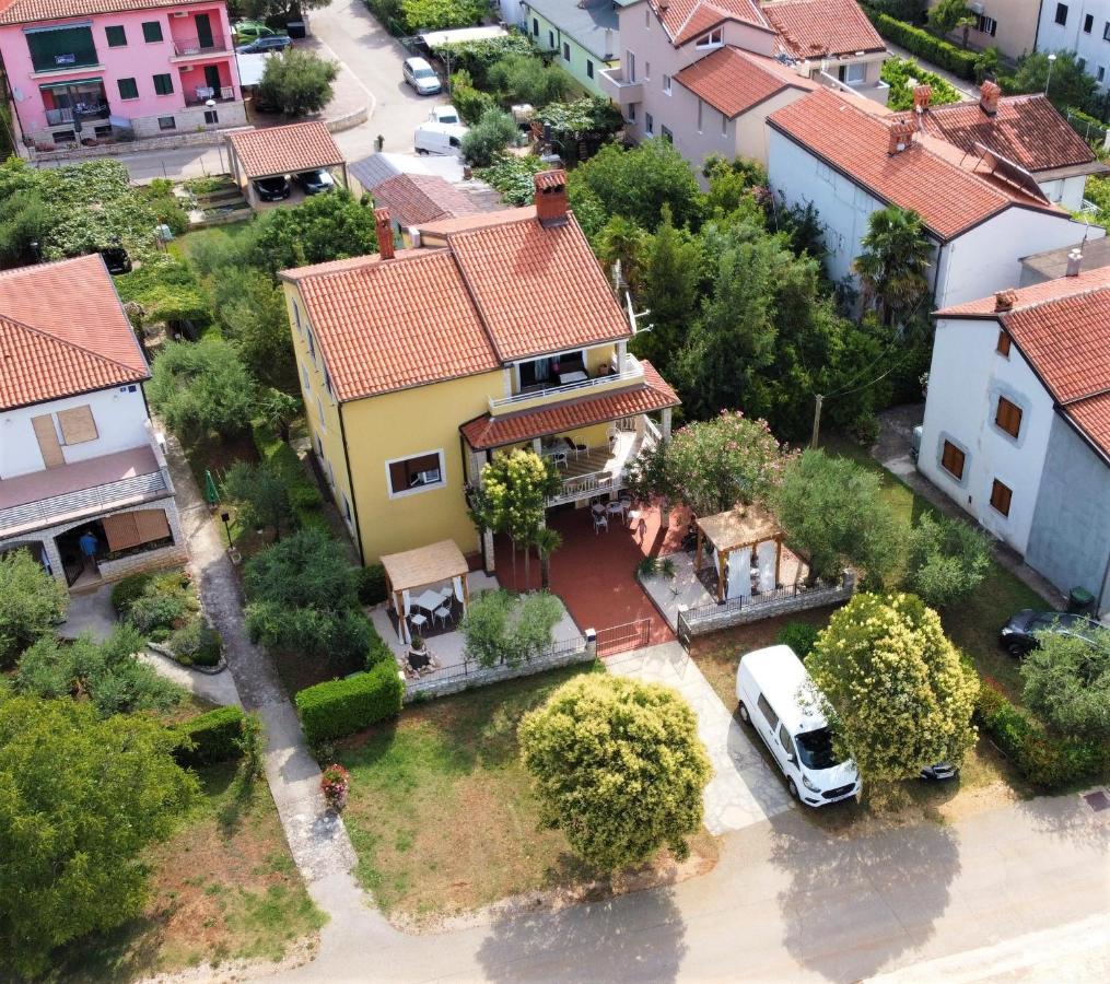 Lina Apartments Умаг Екстер'єр фото